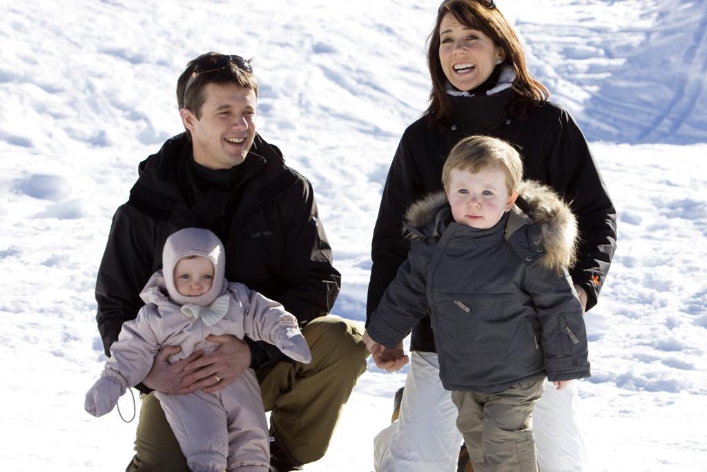 Frederik en Mary met hun kinderen