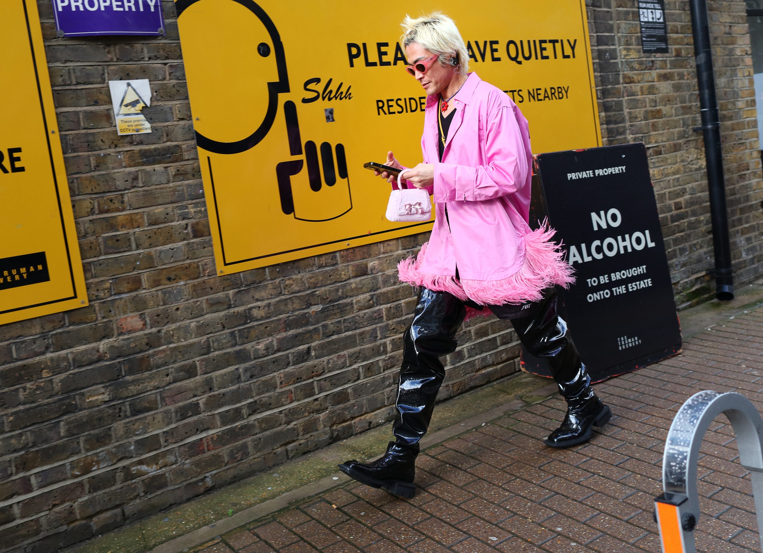 London Fashion Week streetstyle lakleren schoenen trend
