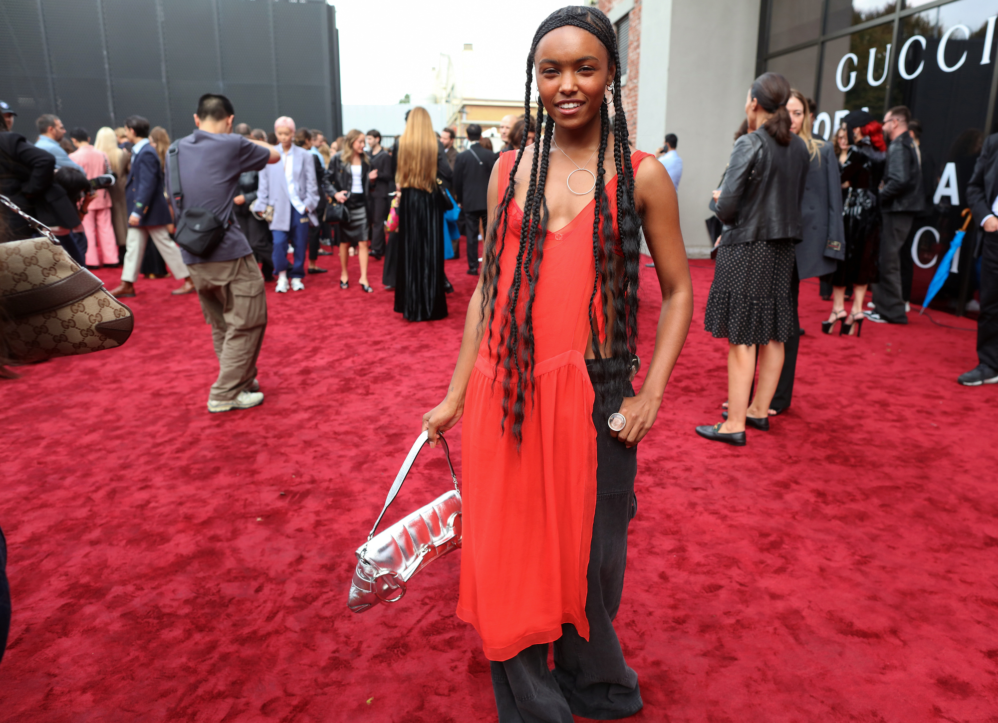 Roze en rode streetstylelooks voor Valentijnsdag