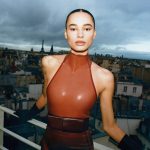 Model Annemary Aderibigbe deelt haar tips voor Parijs in Vogue maart 2024