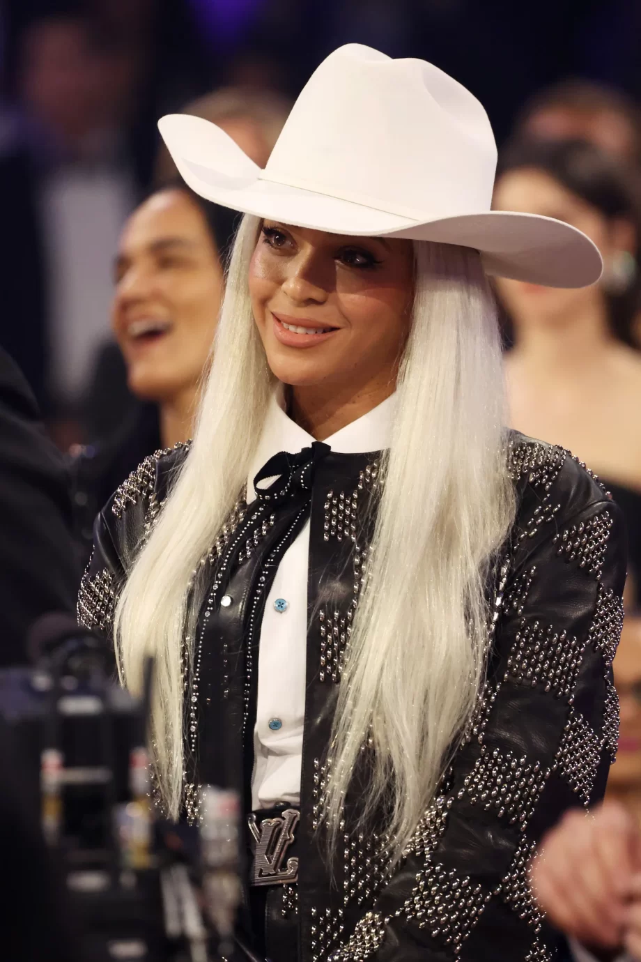 beyonce-gaat-volledig-in-western-thema-naar-de-grammy-awards-inclusief-cowboyhoed-284948