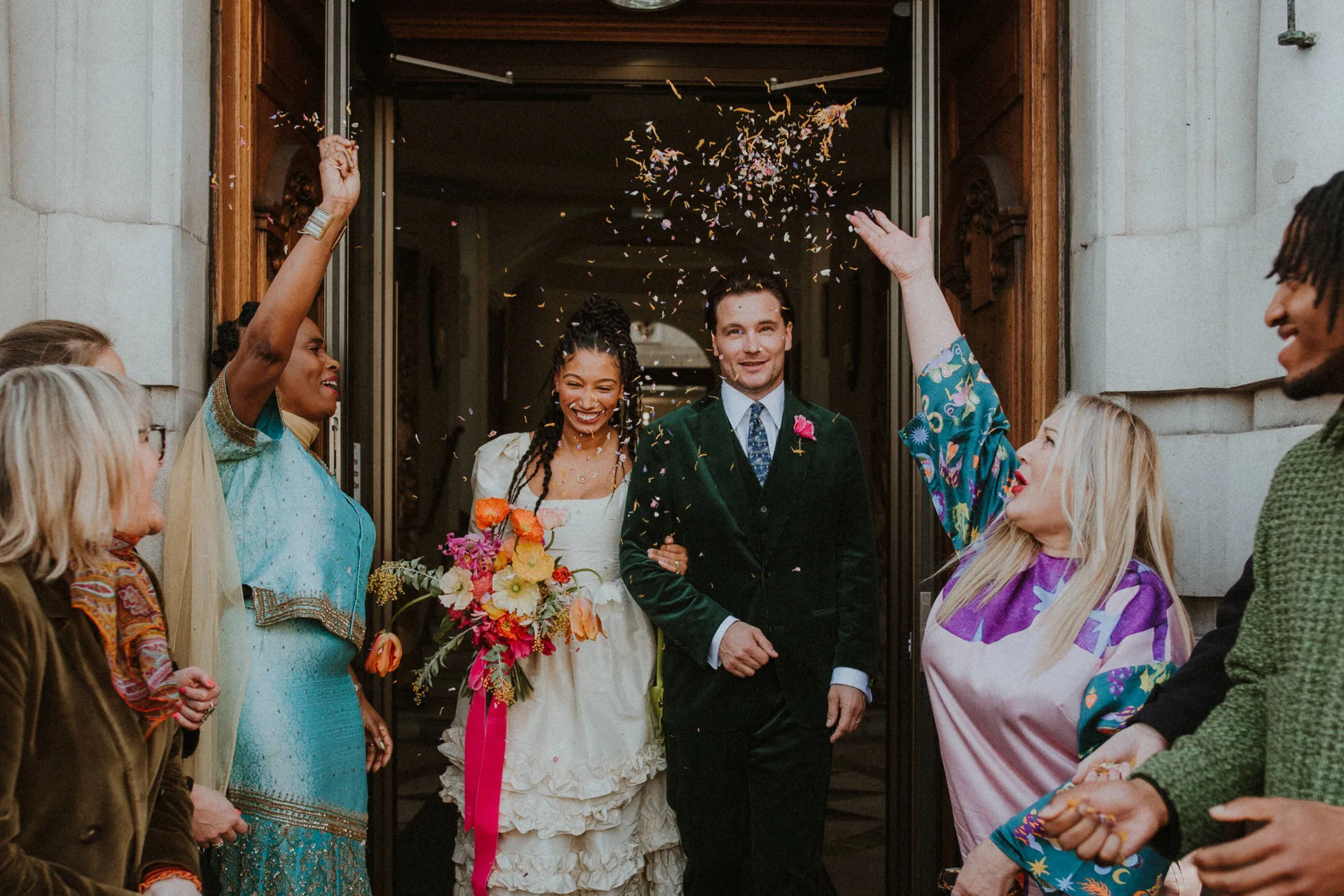 Raine en Freddie op hun trouwdag