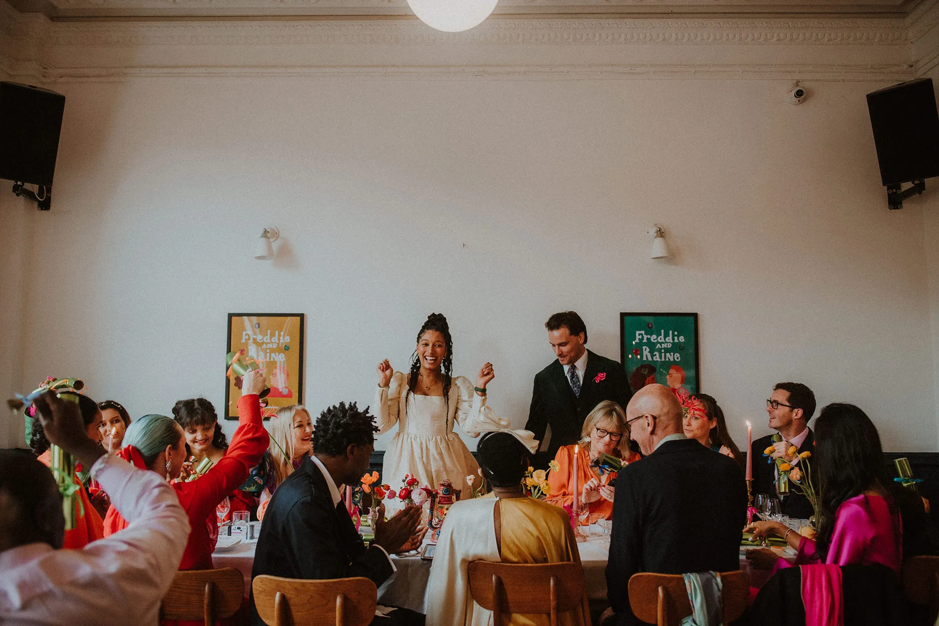 Raine en Freddie op hun trouwdag