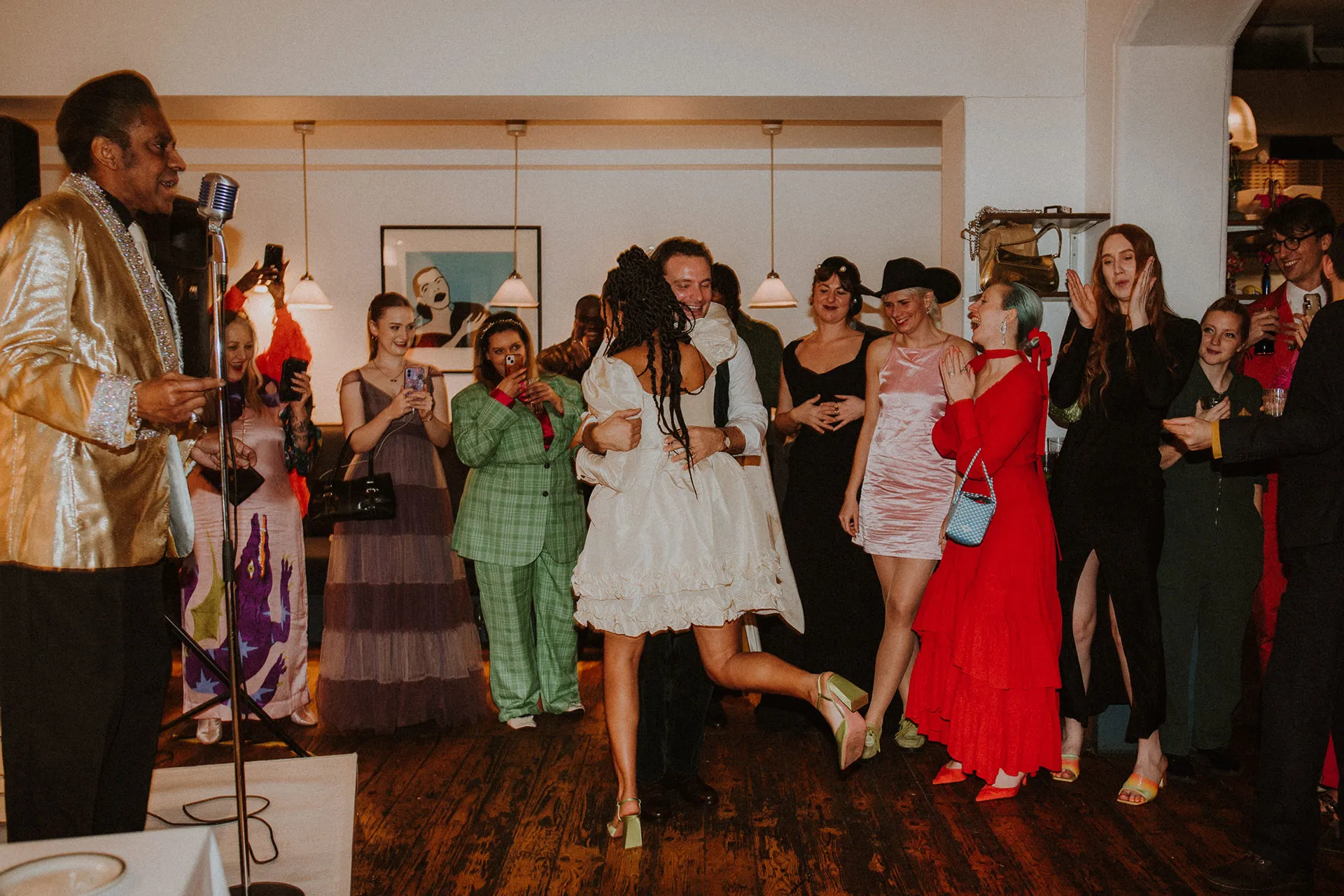 Raine en Freddie op hun trouwdag