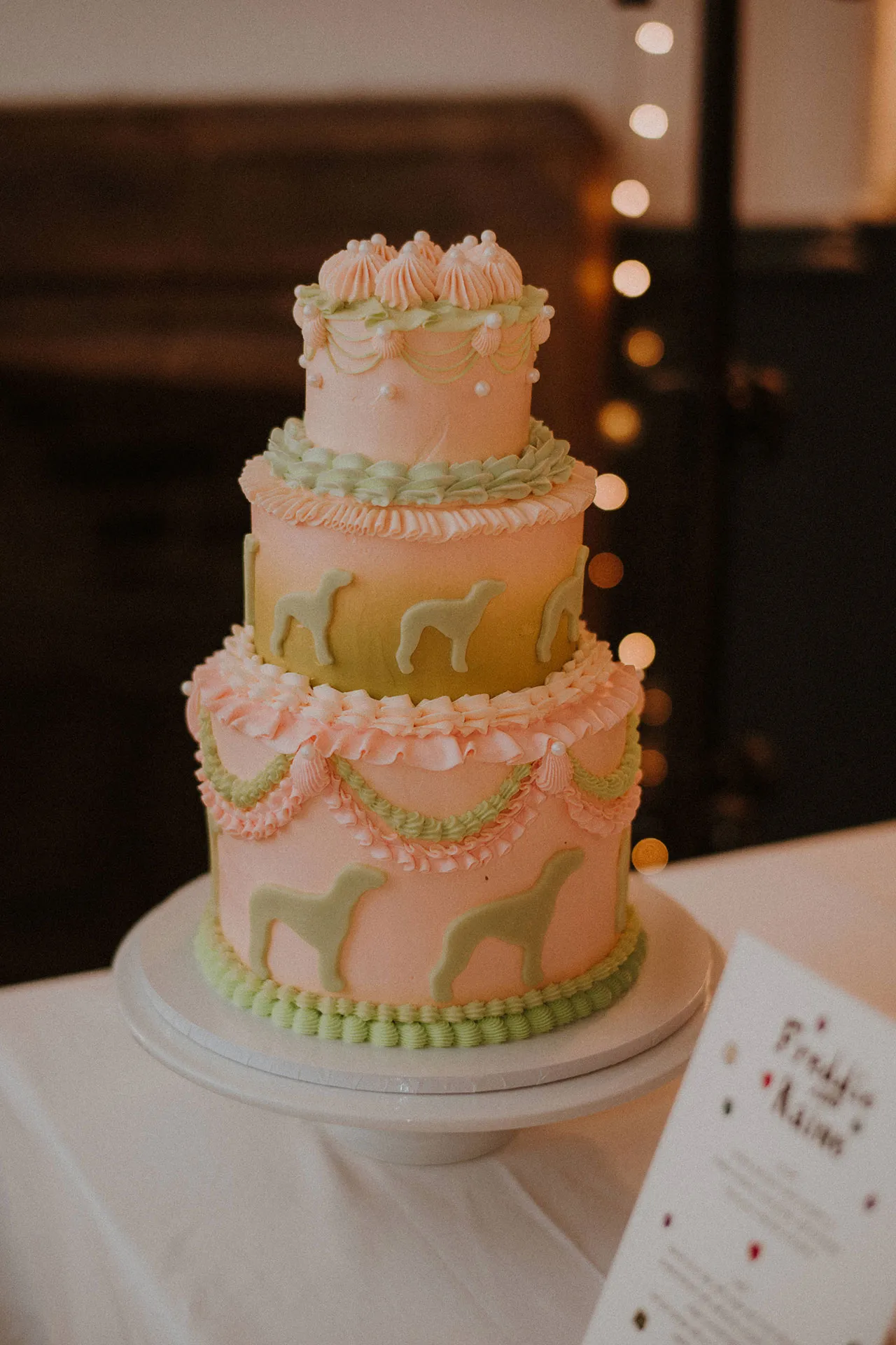 De taart van Raine en Freddie