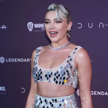 florence-pugh-geeft-een-sprankelende-upgrade-aan-haar-kenmerkende-transparante-look-285386