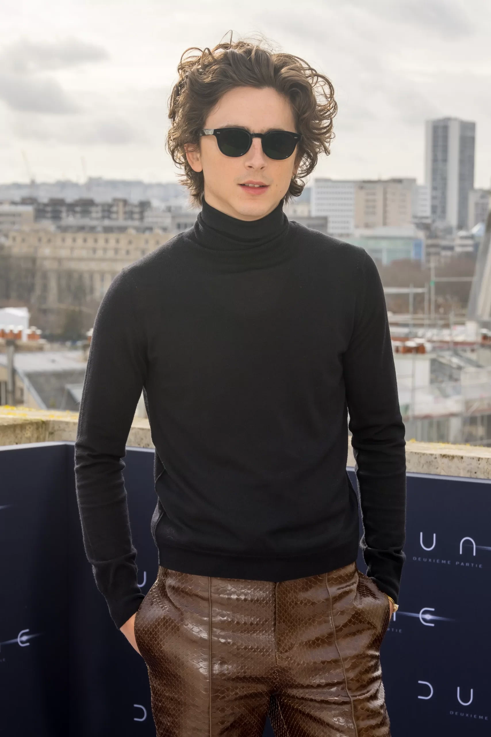 Timothée Chalamet in een van zijn beste looks op de rode loper van Dune: Part Two