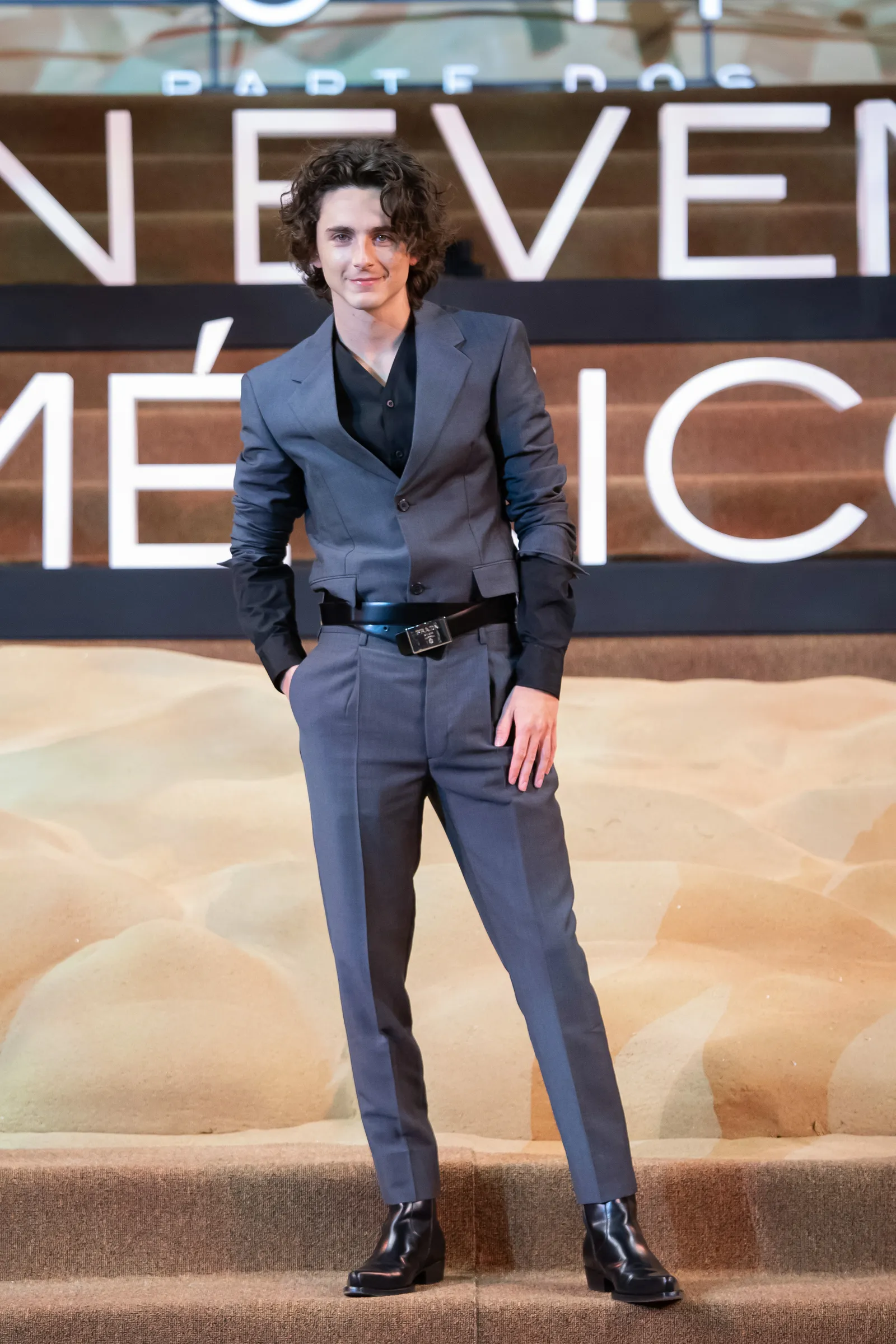 Timothée Chalamet in een van zijn beste looks op de rode loper van Dune: Part Two