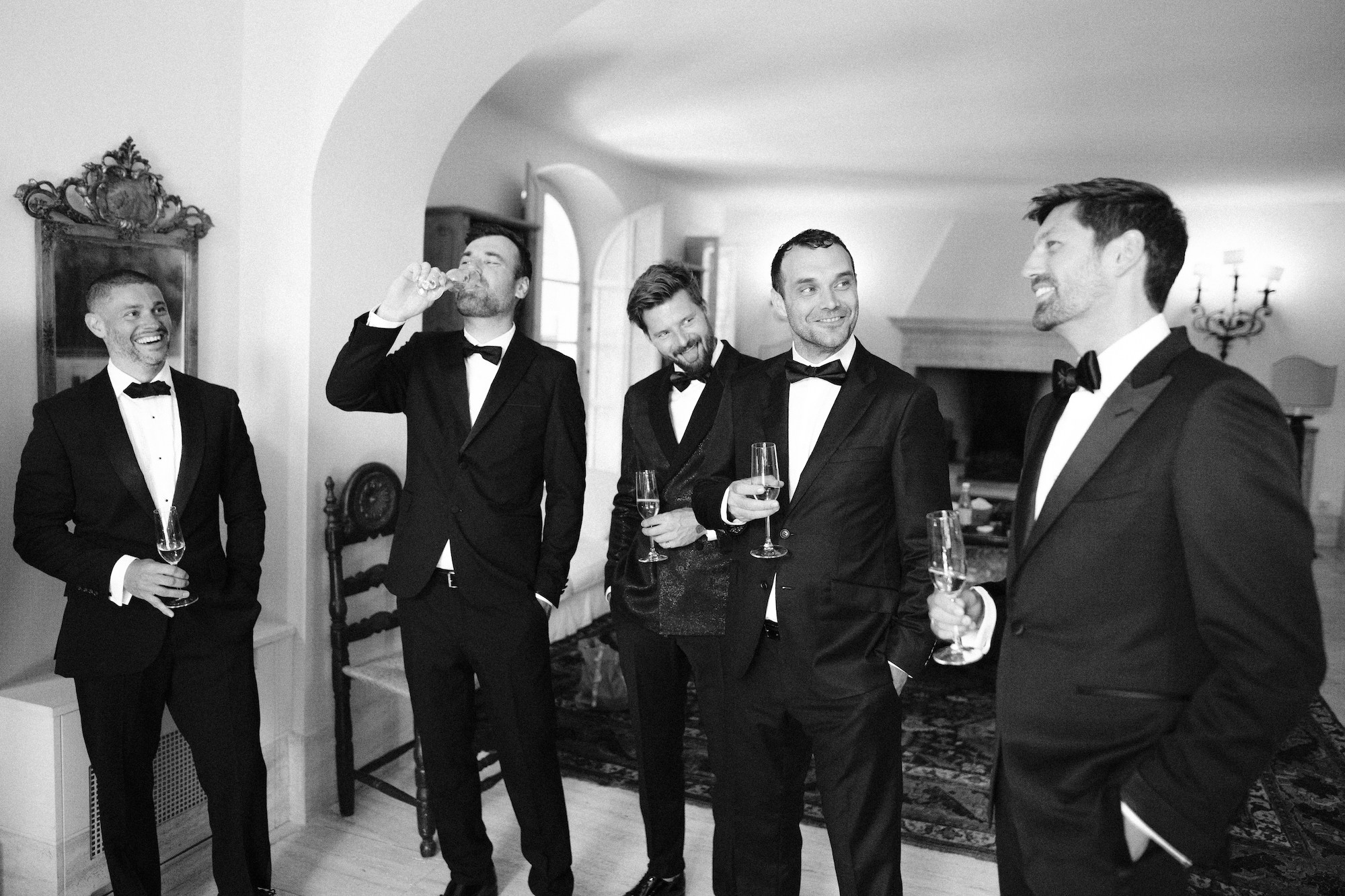 De bruiloft van Samantha en Justin in de villa uit Succession