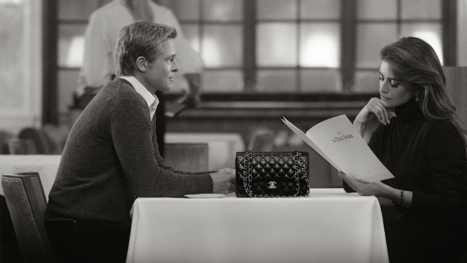 Penélope Cruz en Brad Pitt in de campagnebeelden van Chanel