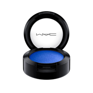 Single oogschaduw van Mac in kobalt.