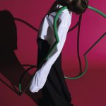 Bess van Noord vastgelegd door de Nederlandse fotograaf Viviane Sassen in Vogue's aprilnummer