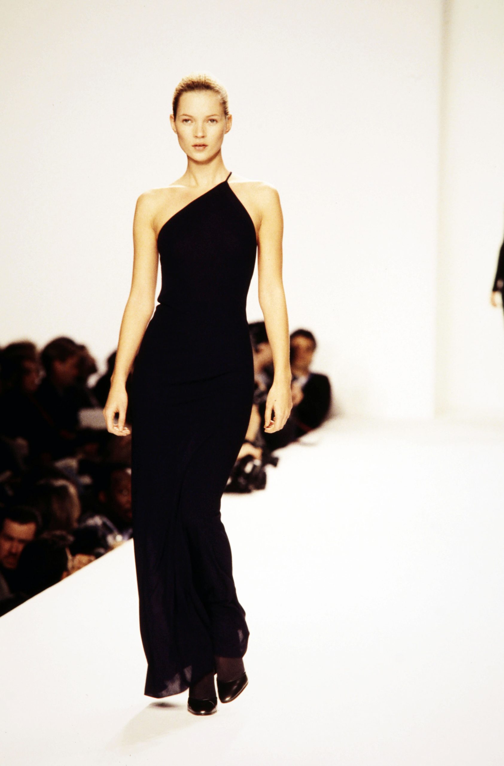 Calvin Klein herfst/winter 1996 is een van de beste catwalkmomenten van Kate Moss