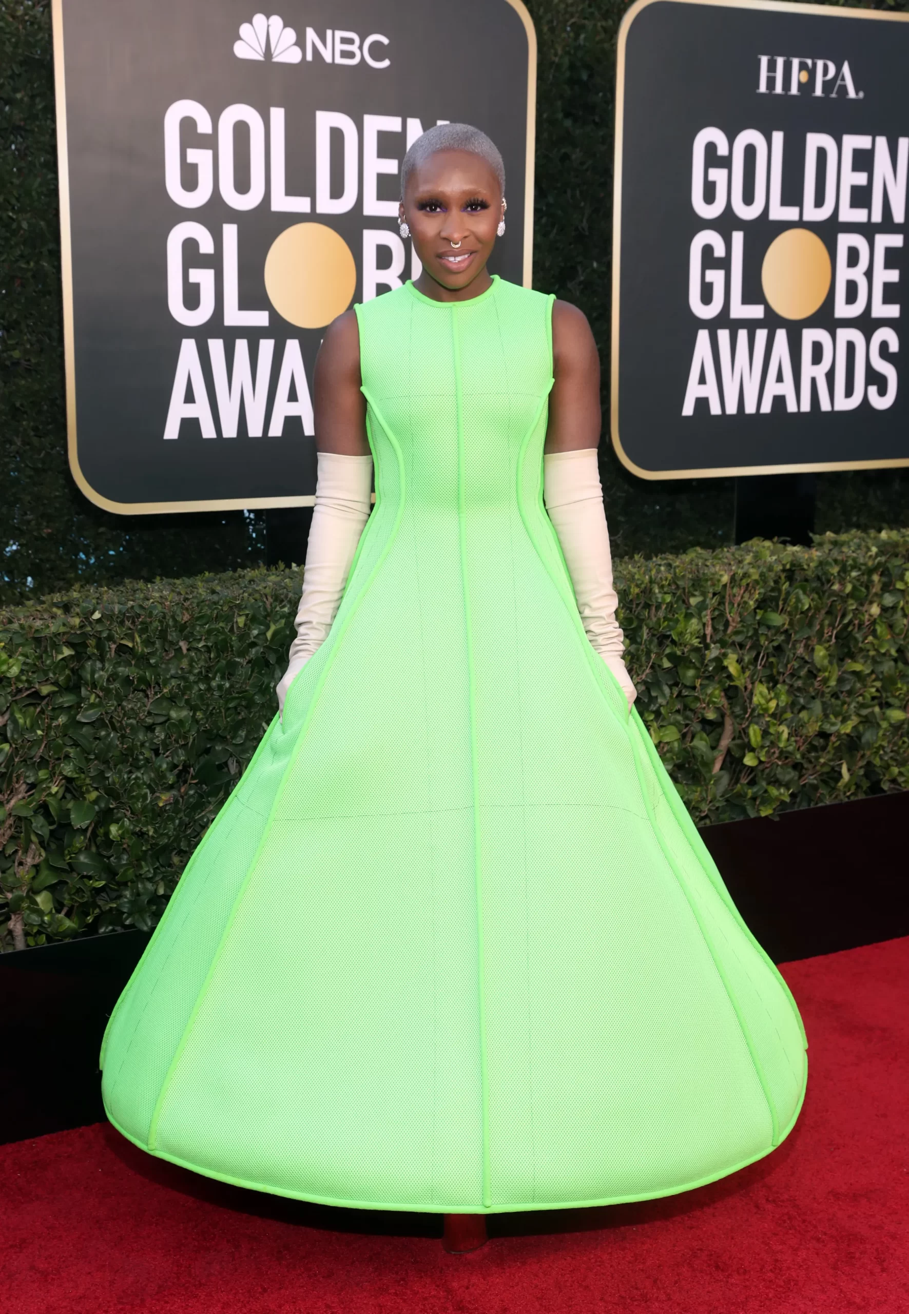 Cynthia Erivo in Valentino op de rode loper bij de Golden Globes 2021