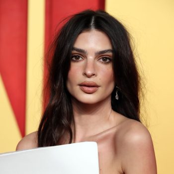 wil-je-zien-emily-ratajkowski-verandert-haar-verlovingsring-in-twee-scheidingsringen-290821