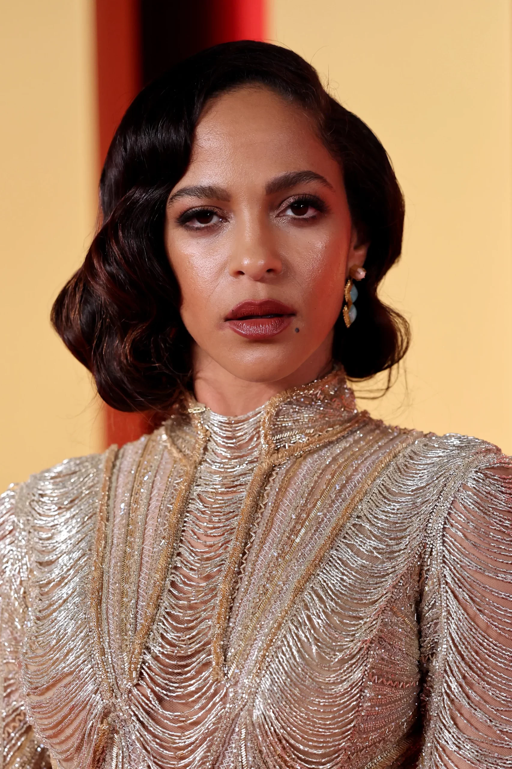 Megalyn Echikunwoke en haar golvende bob op de rode loper