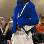 Kobaltblauw is de nieuwe stylingtruc van 2024