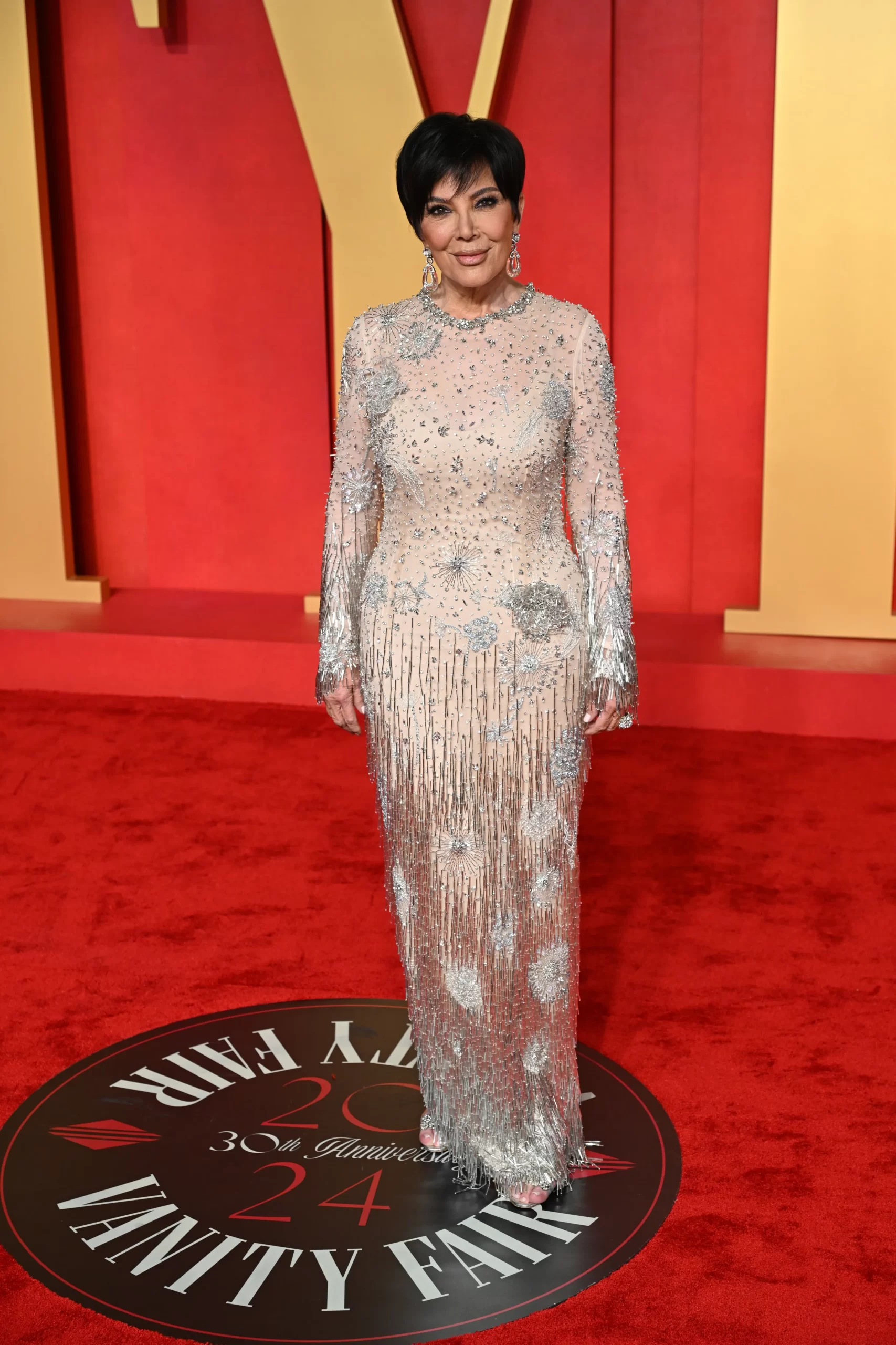 Kris Jenner is Oscar de la Renta tijdens de afterparty van de Oscars 2024