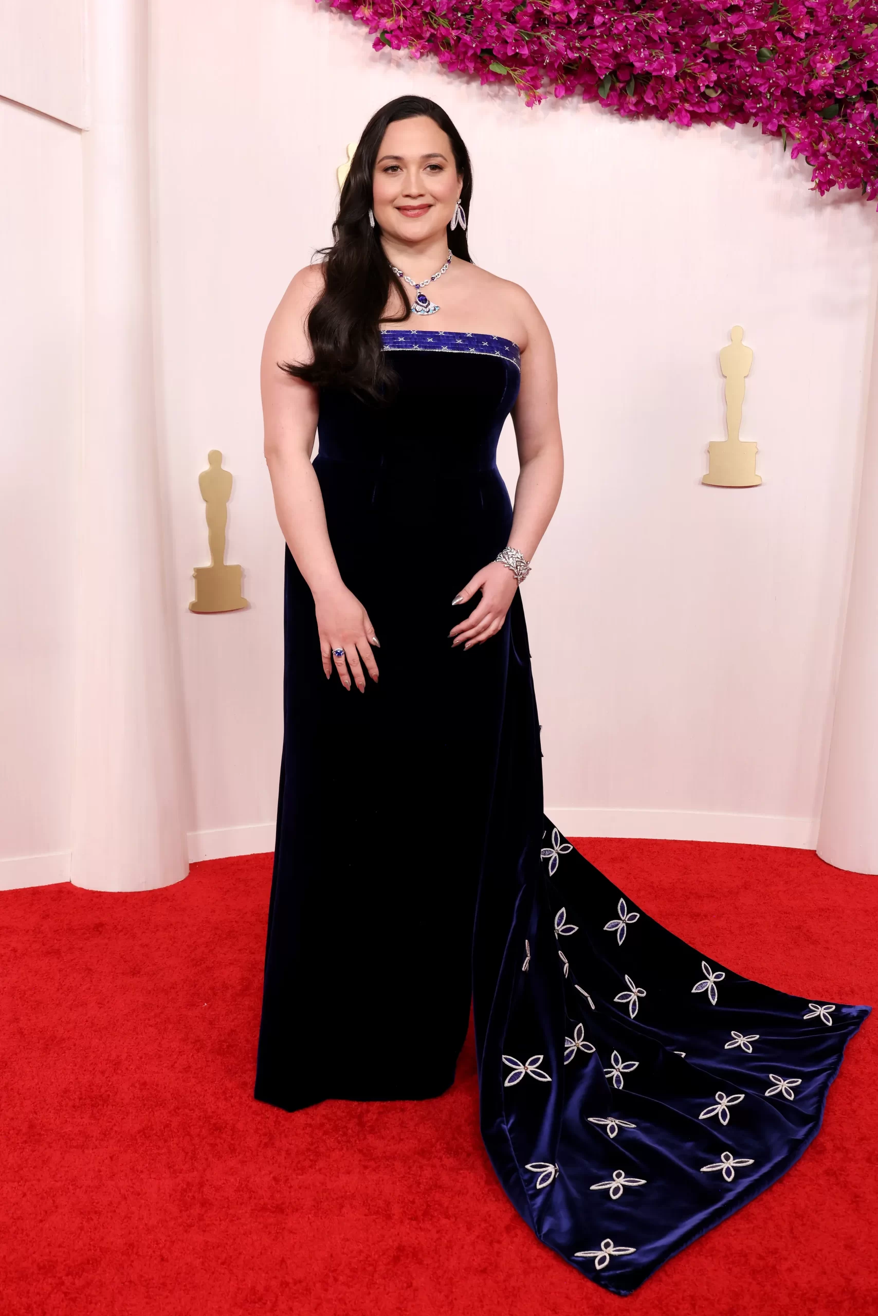 Lily Gladstone in Gucci en Joe Big Mountain
