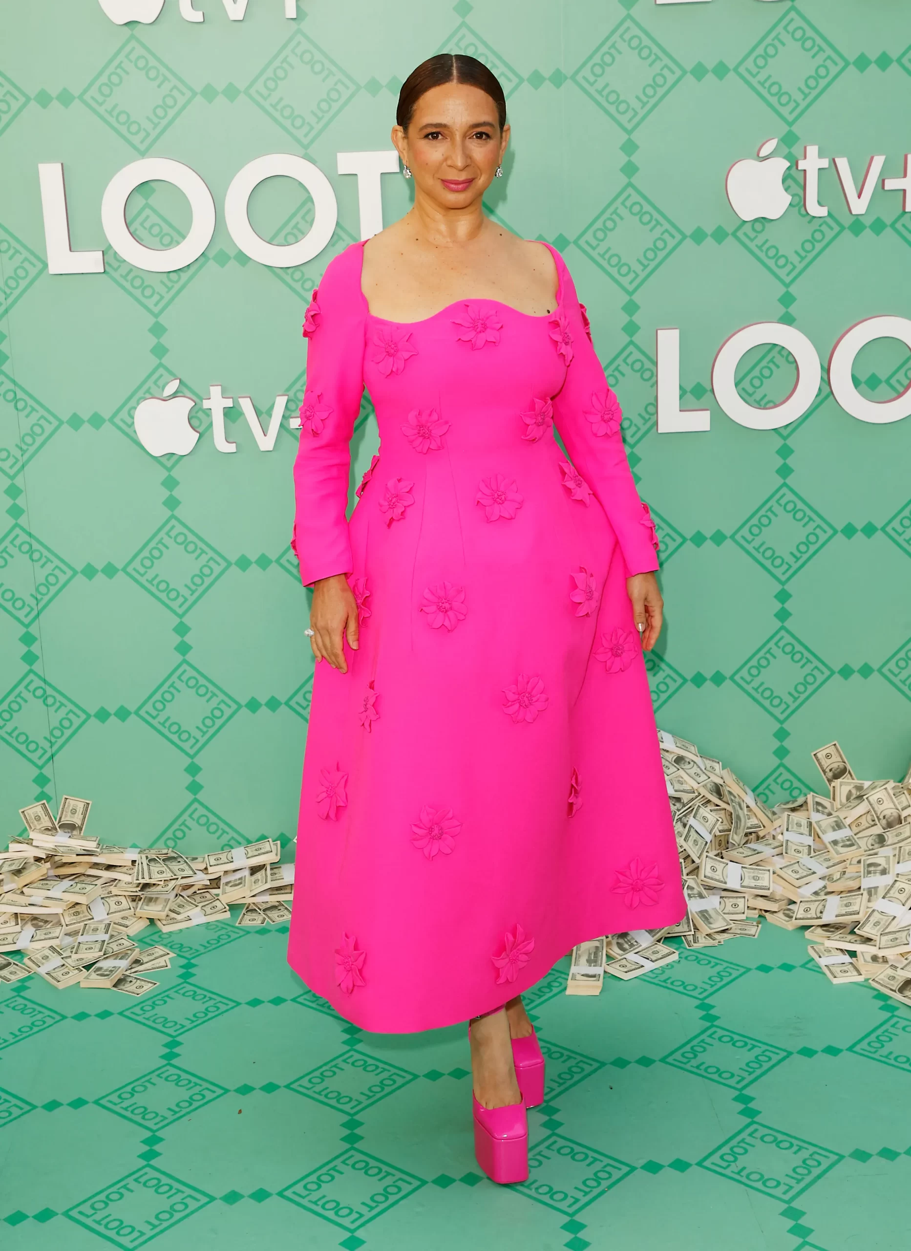 Maya Rudolph in Valentino op de rode loper bij de première van 'Loot' in 2022