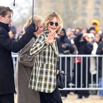 meg-ryan-bij-loewe-is-de-beste-front-row-verschijning-van-de-hele-modemaand-288377