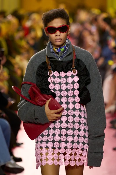 zo-kies-je-de-perfecte-zonnebril-bij-jouw-gezichtsvorm-390450