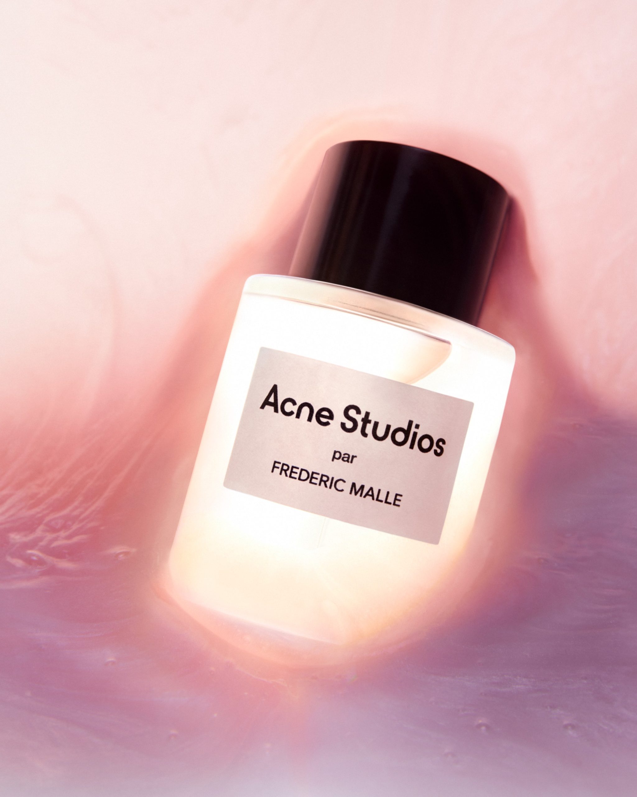 Acne Studios en Frédéric Malle lanceren parfum