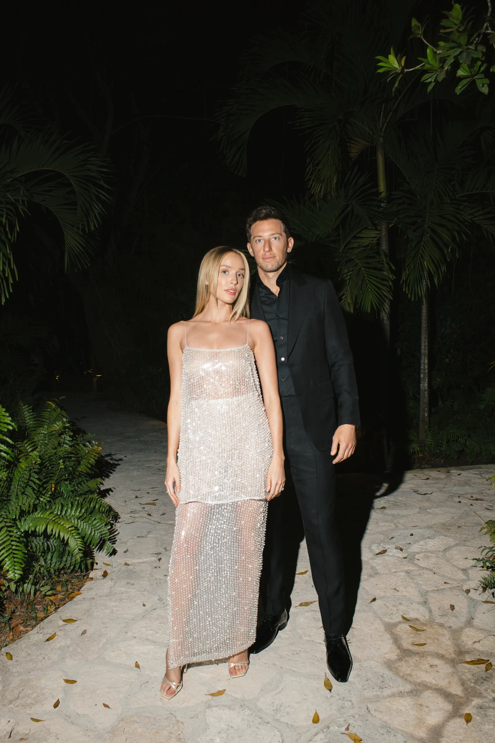 De eerste look van Alex Cooper tijdens haar bruiloft