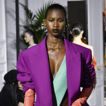 colorblocking-is-een-van-de-grootste-trends-van-de-lente-dit-zijn-de-kleurencombinaties-van-het-seizoen-295164