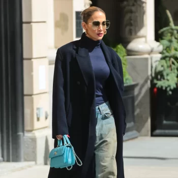 gebruikt-jennifer-lopez-haar-outfit-om-op-de-controverse-rondom-haar-imago-te-reageren-293331