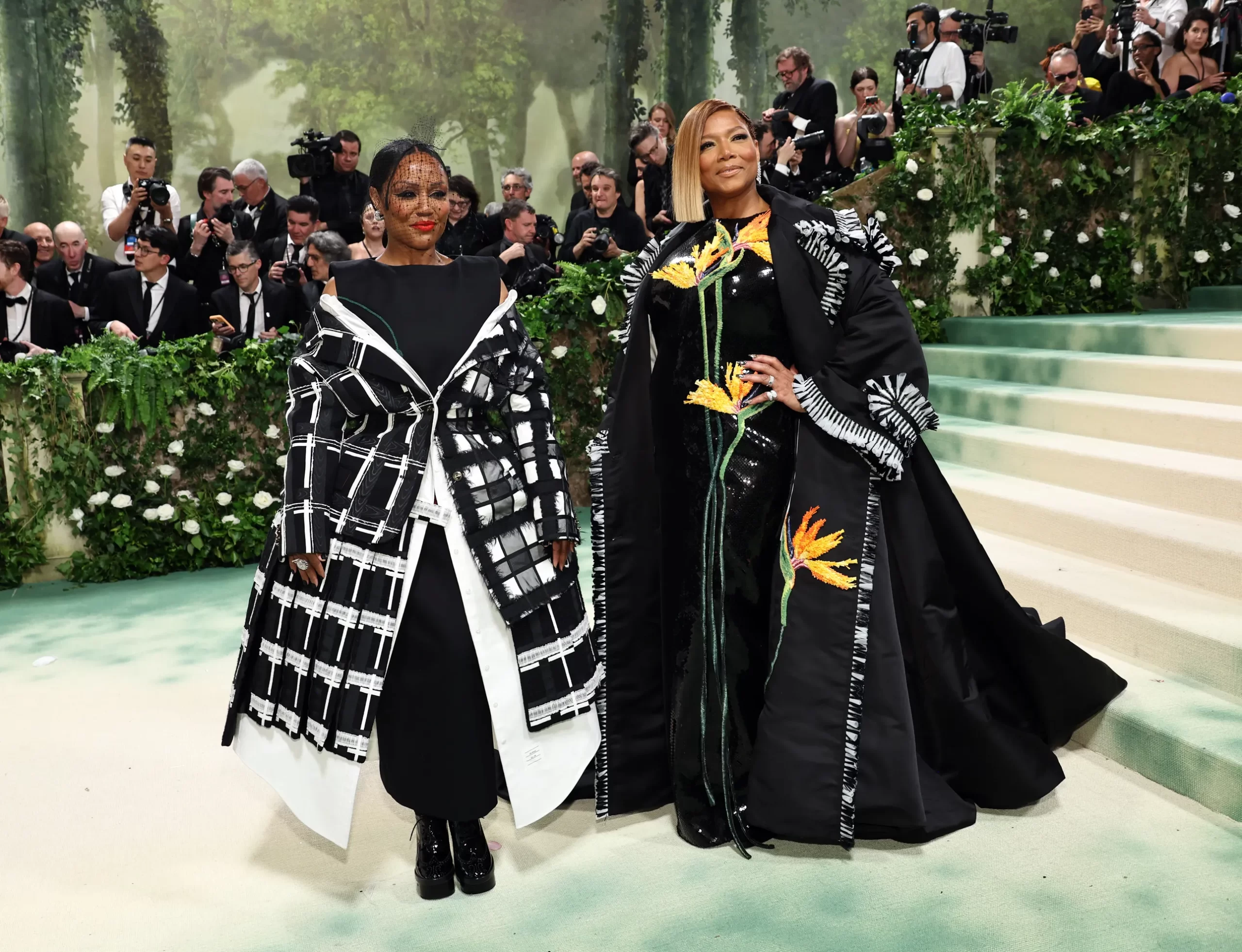 En Eboni Nichols en Queen Latifah op het Met Gala 2024