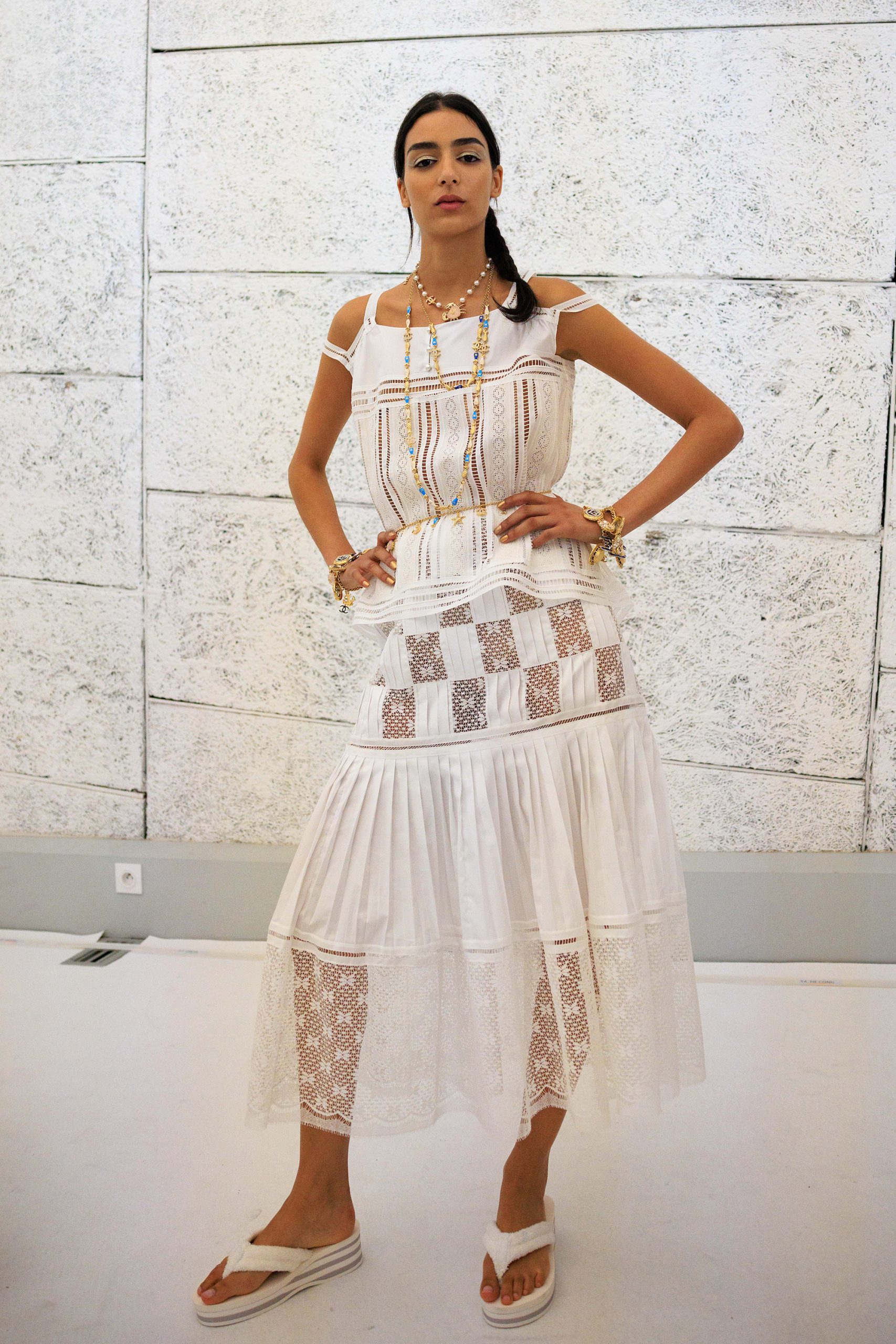 Achter de schermen bij de Chanel-show in Marseille