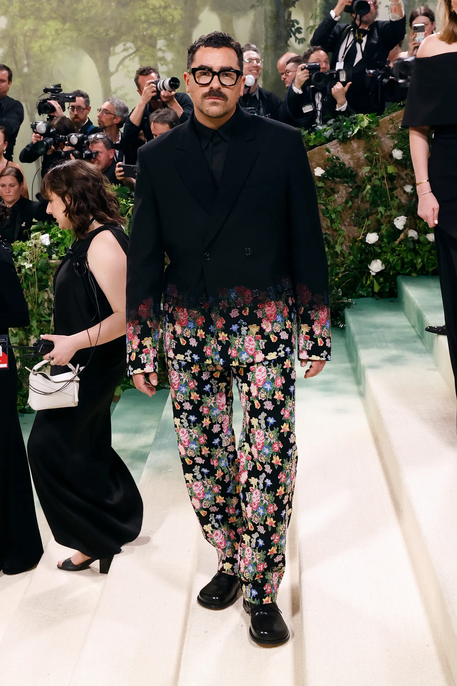 Dan Levy tijdens het Met Gala 2024