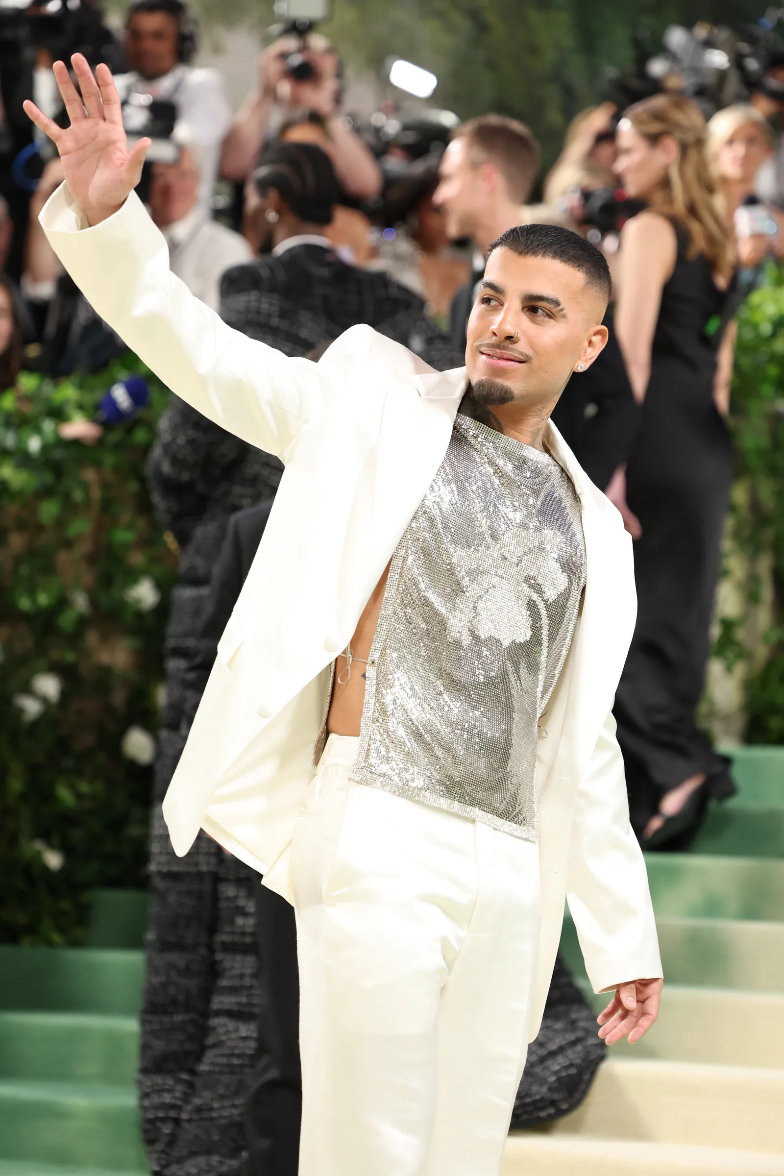 Rauw Alejandro in Ludovic de Saint Sernin.