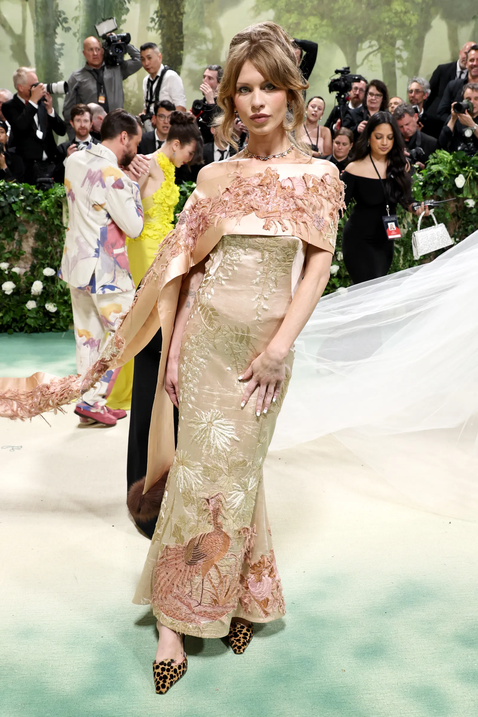 Ivy Getty in een van de bloemenlooks op het Met Gala 2024