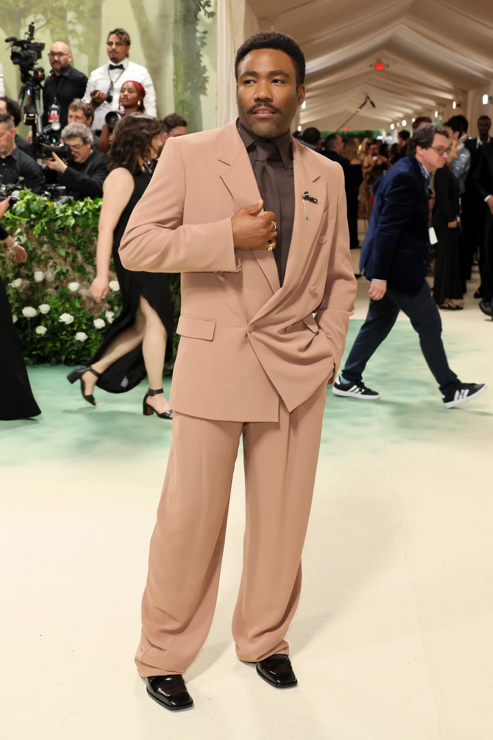Donald Glover in Saint Laurent is een van de beste looks van het Met Gala 2024