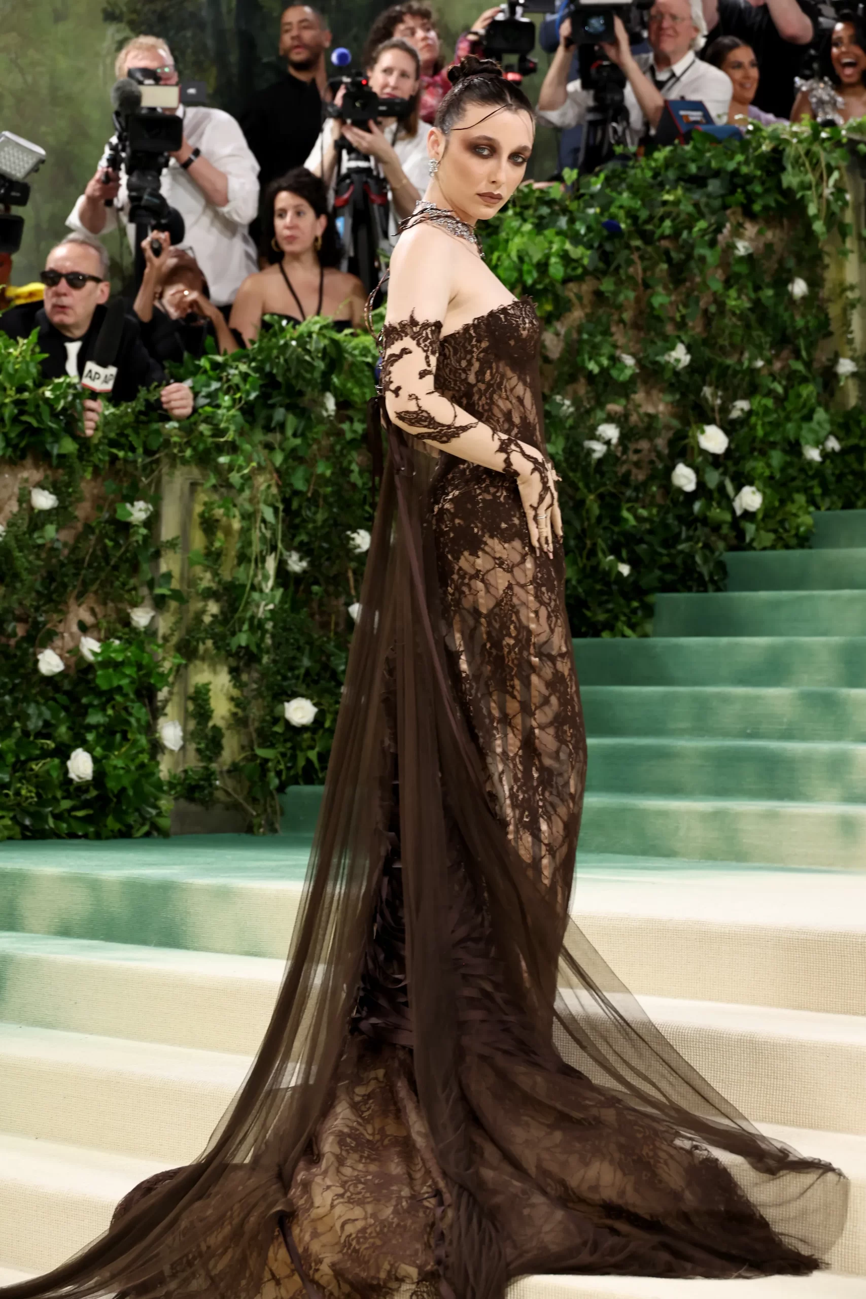 Emma Chamberlain in Jean Paul Gaultier is een van de beste looks van het Met Gala 2024