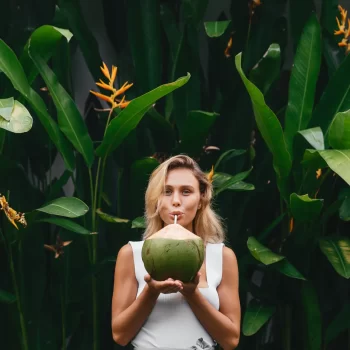 de-5-grootste-gezondheidsvoordelen-van-kokoswater-volgens-experts-297878
