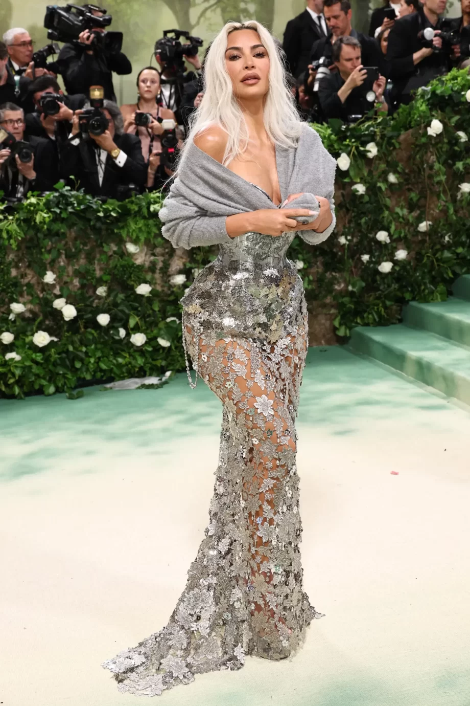 de-winnaar-van-het-met-gala-john-galliano-met-zijn-creaties-voor-maison-margiela-297310