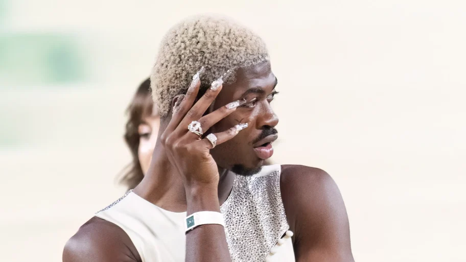 de-beste-make-uplooks-van-mannen-op-het-met-gala-door-de-jaren-heen-344725