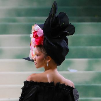 florals-voor-het-met-gala-2024-groundbreaking-dit-zijn-de-beste-bloemenlooks-van-de-avond-296818