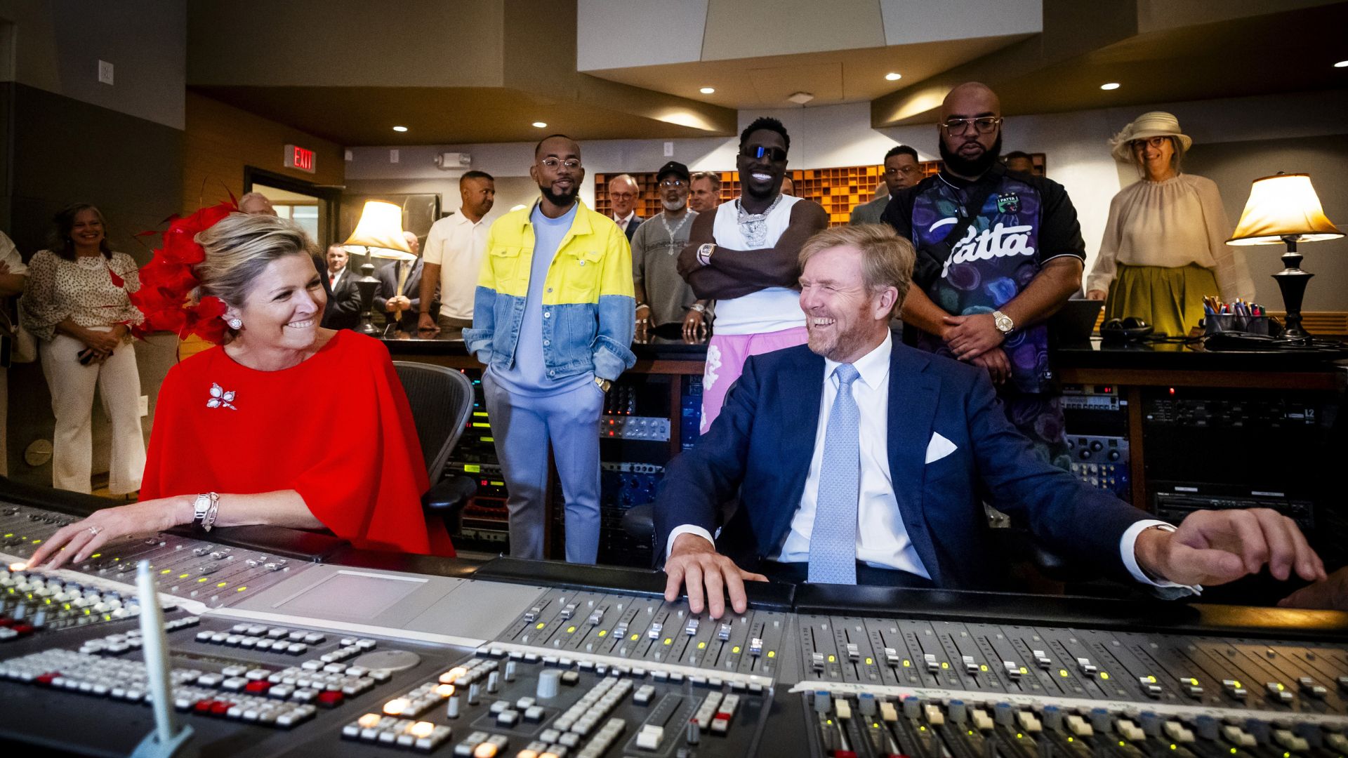 Koningin Máxima en koning Willem-Alexander duiken de muziekstudio in tijdens werkbezoek aan Patchwerk Recording Studios in de Verenigde Staten.