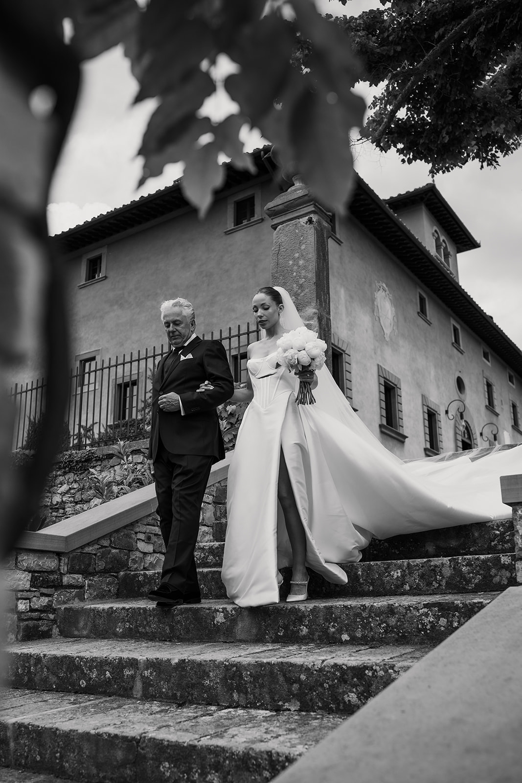 Laura en haar vader op haar bruiloft