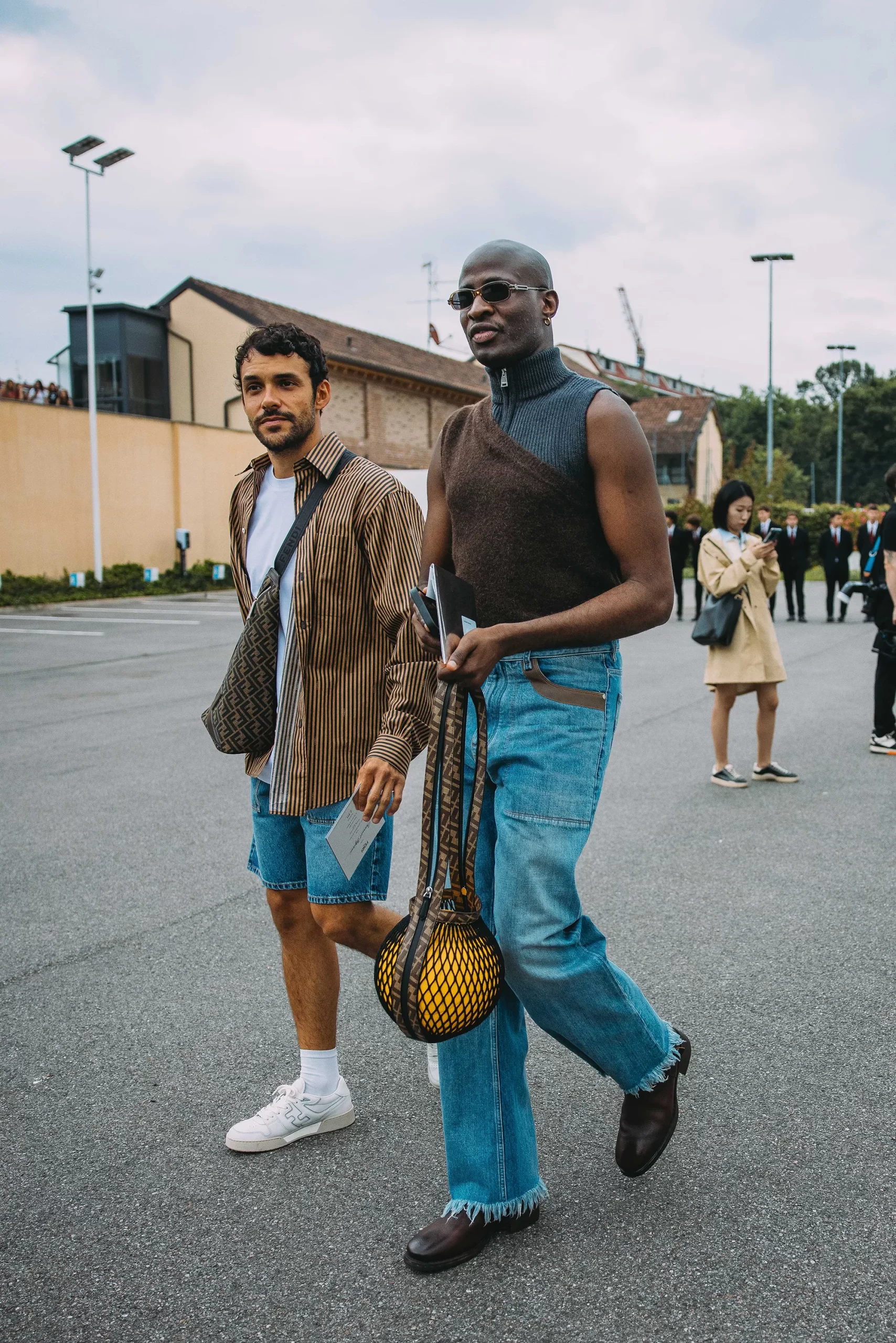 Streetstyle tijdens Milan Men's Fashion Week lente/zomer 2025