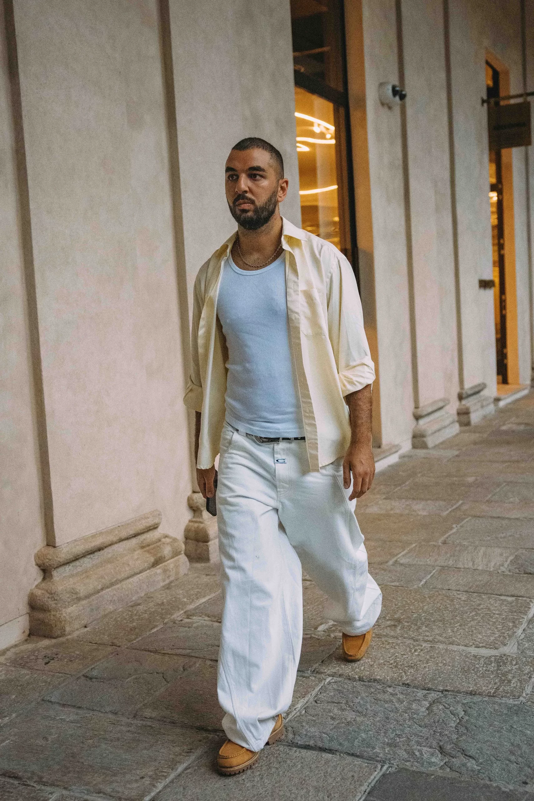 Streetstyle tijdens Milan Men's Fashion Week lente/zomer 2025