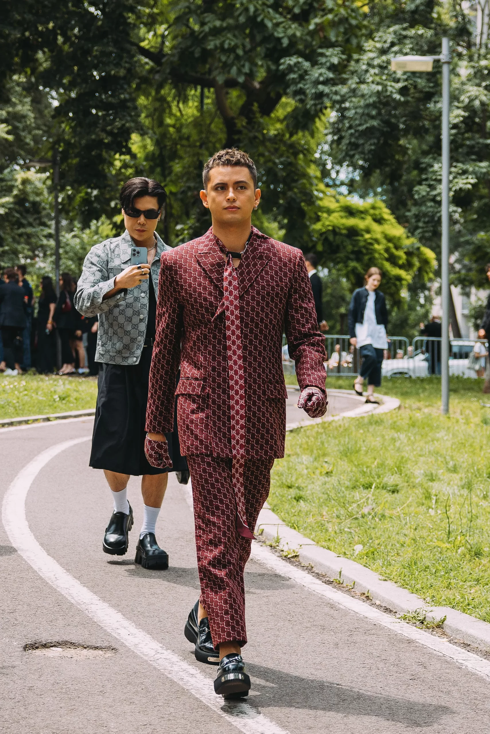 Streetstyle tijdens Milan Men's Fashion Week lente/zomer 2025