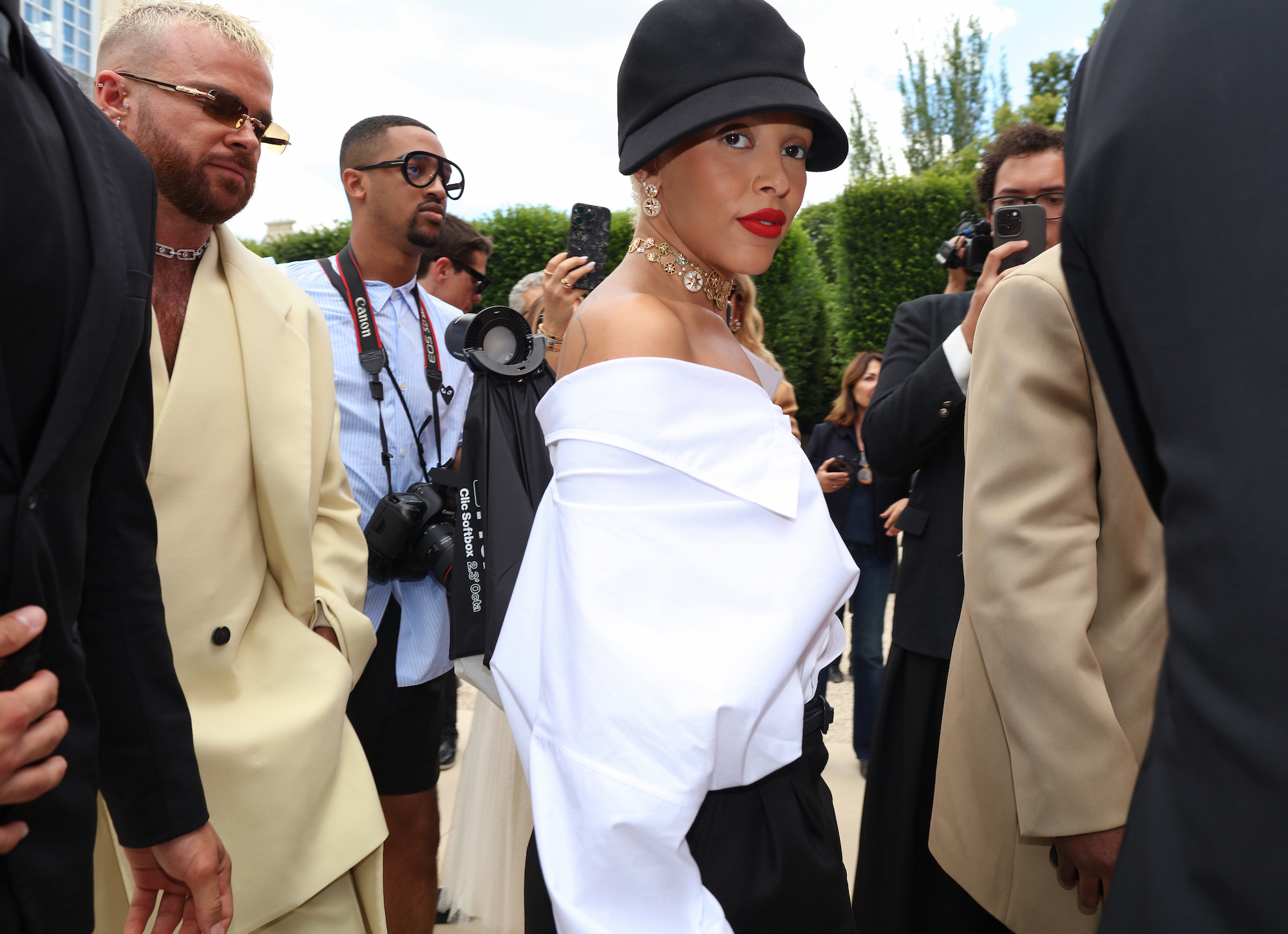 Streetstyle tijdens Couture Fashion Week herfst/winter 2024