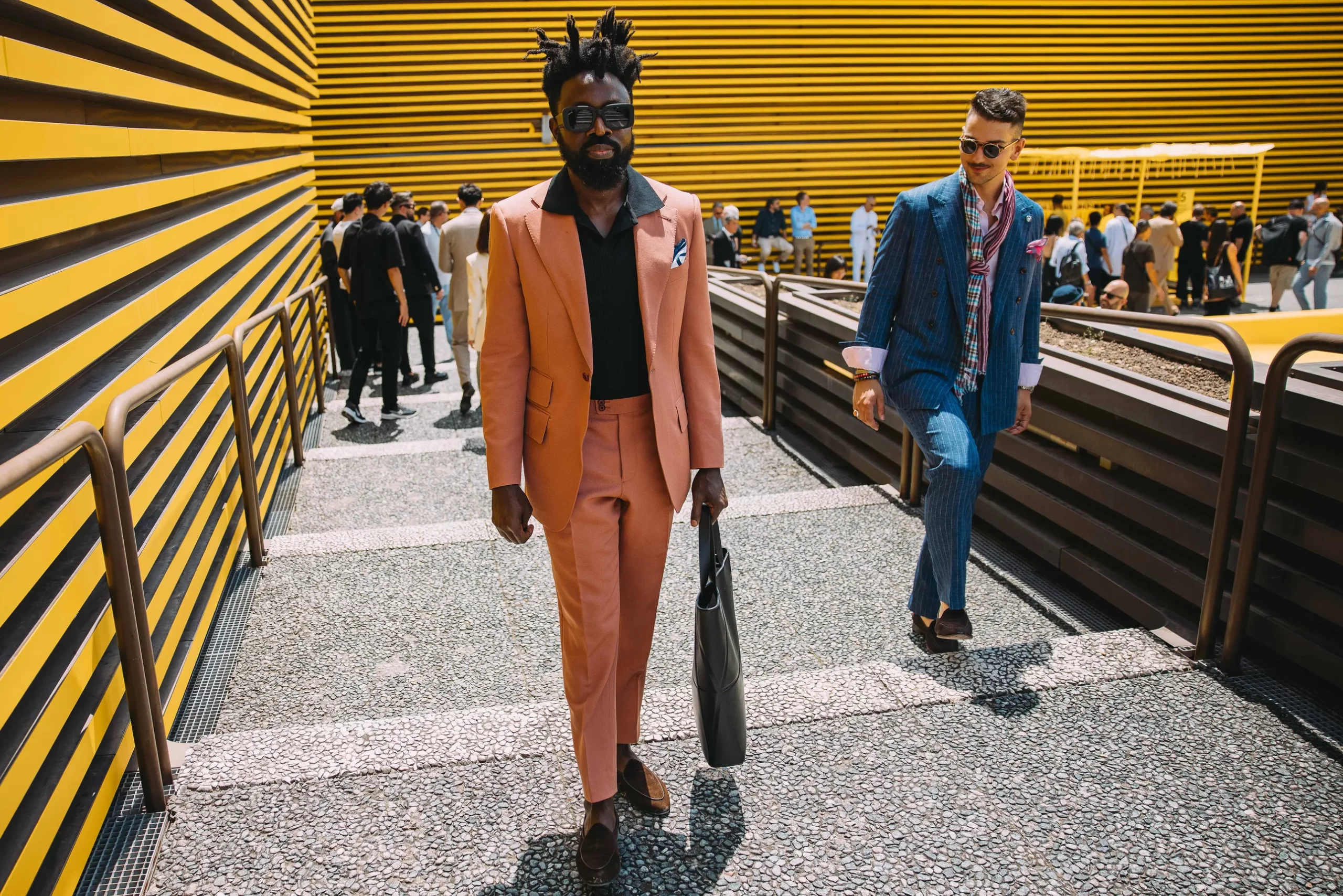 Looks op straat tijdens de modebeurs in Florence