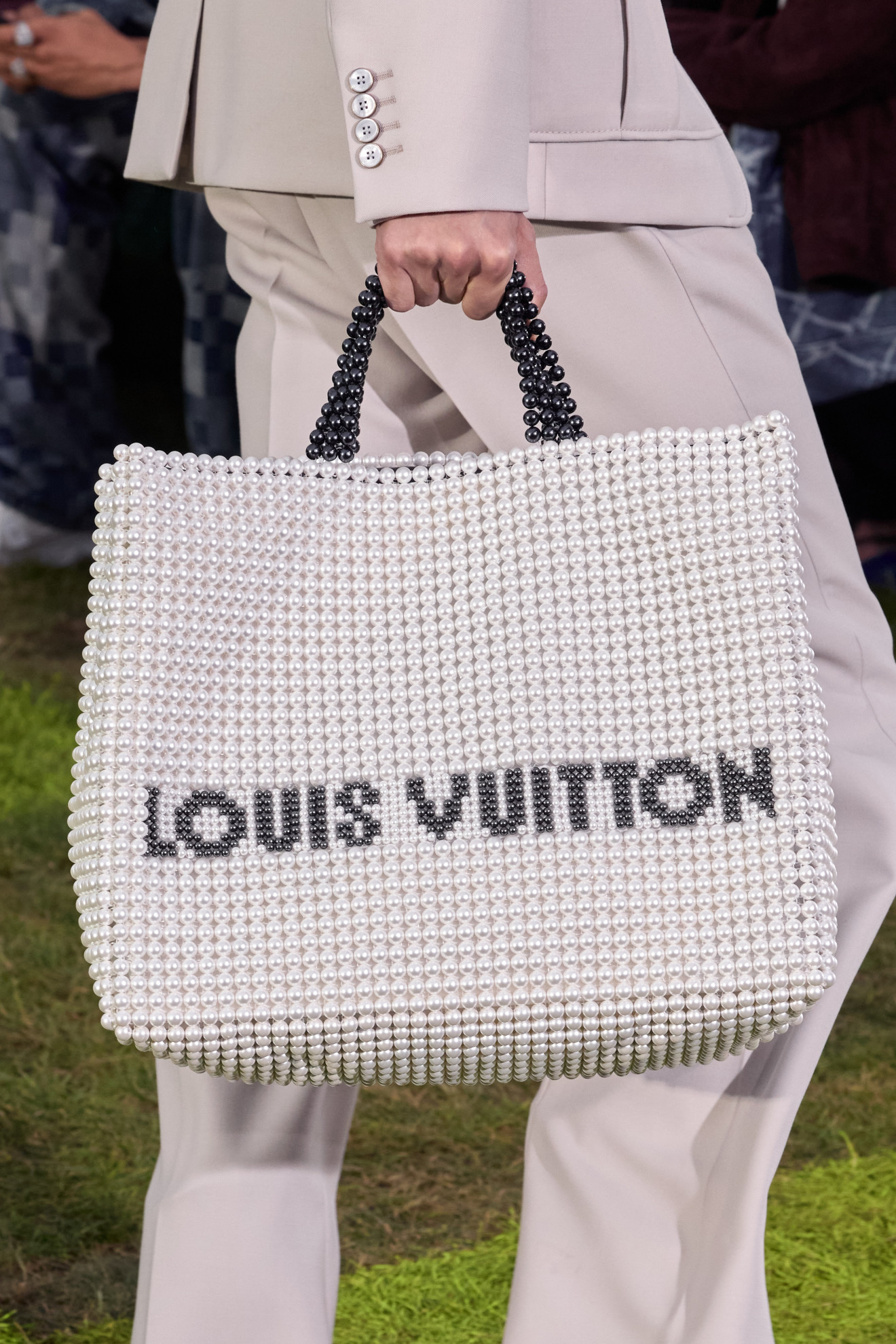 Een van de tassen van Louis Vuitton menswear lente/zomer 2025