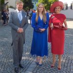 Amalia draagt blauwe Manolo Blahnik hakken